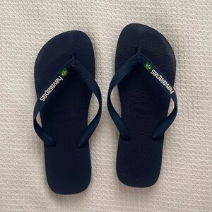 Men’s Navy Havaianas flip flops